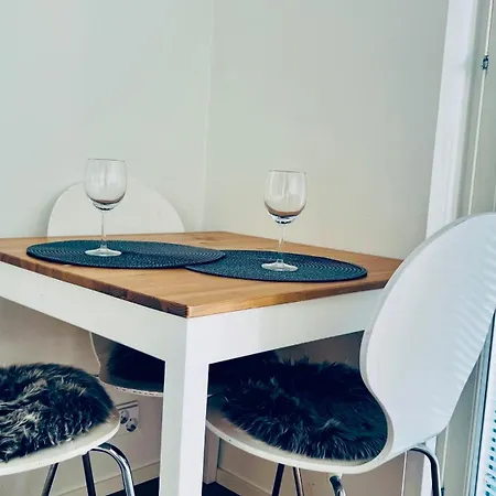 Cozy 6 Mins By Train To Airport Appartement Vantaa