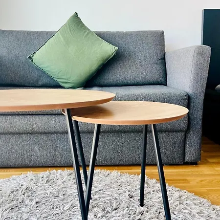 Cozy 6 Mins By Train To Airport Appartement Vantaa