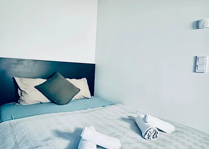 公寓 Cozy 6 Mins By Train To Airport *